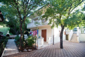 Apartments Luka - free parking